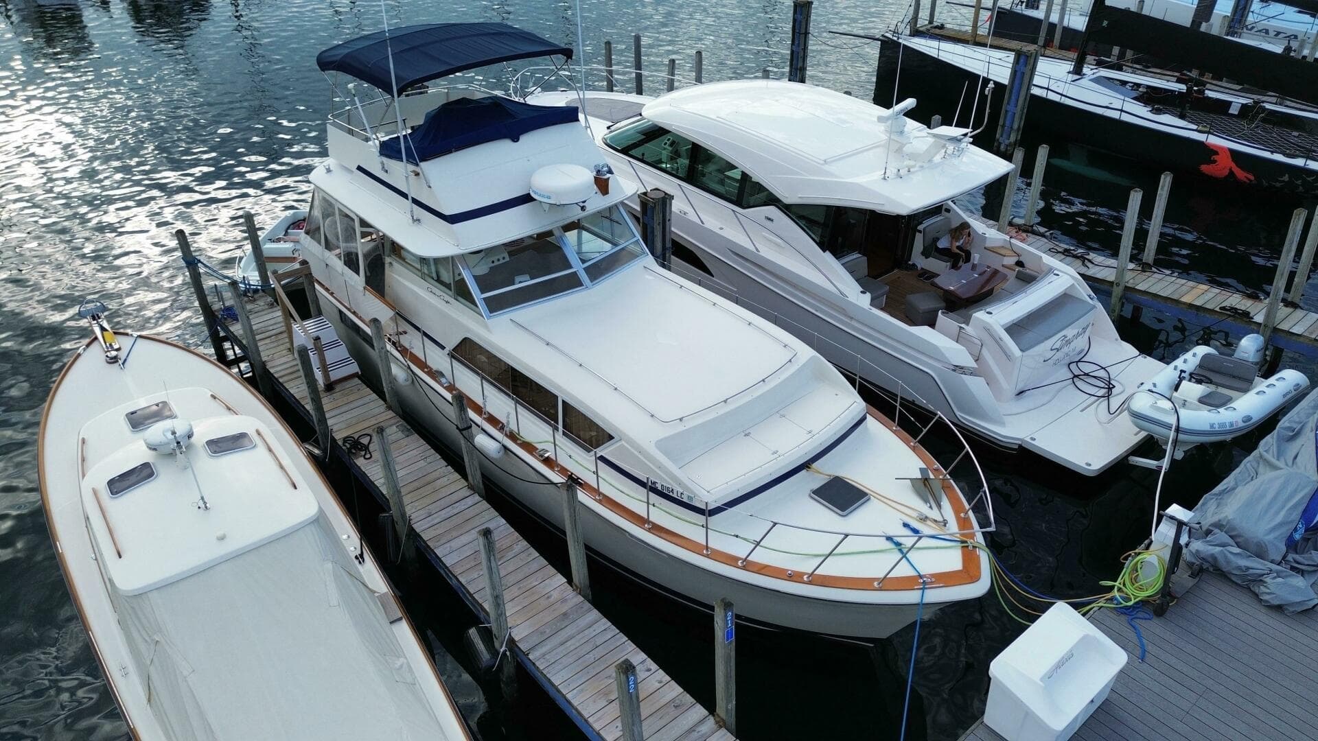 1978 Chris-Craft 410 — photo 6