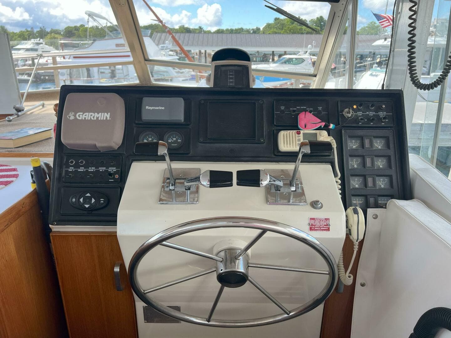 1978 Chris-Craft 410 — photo 16