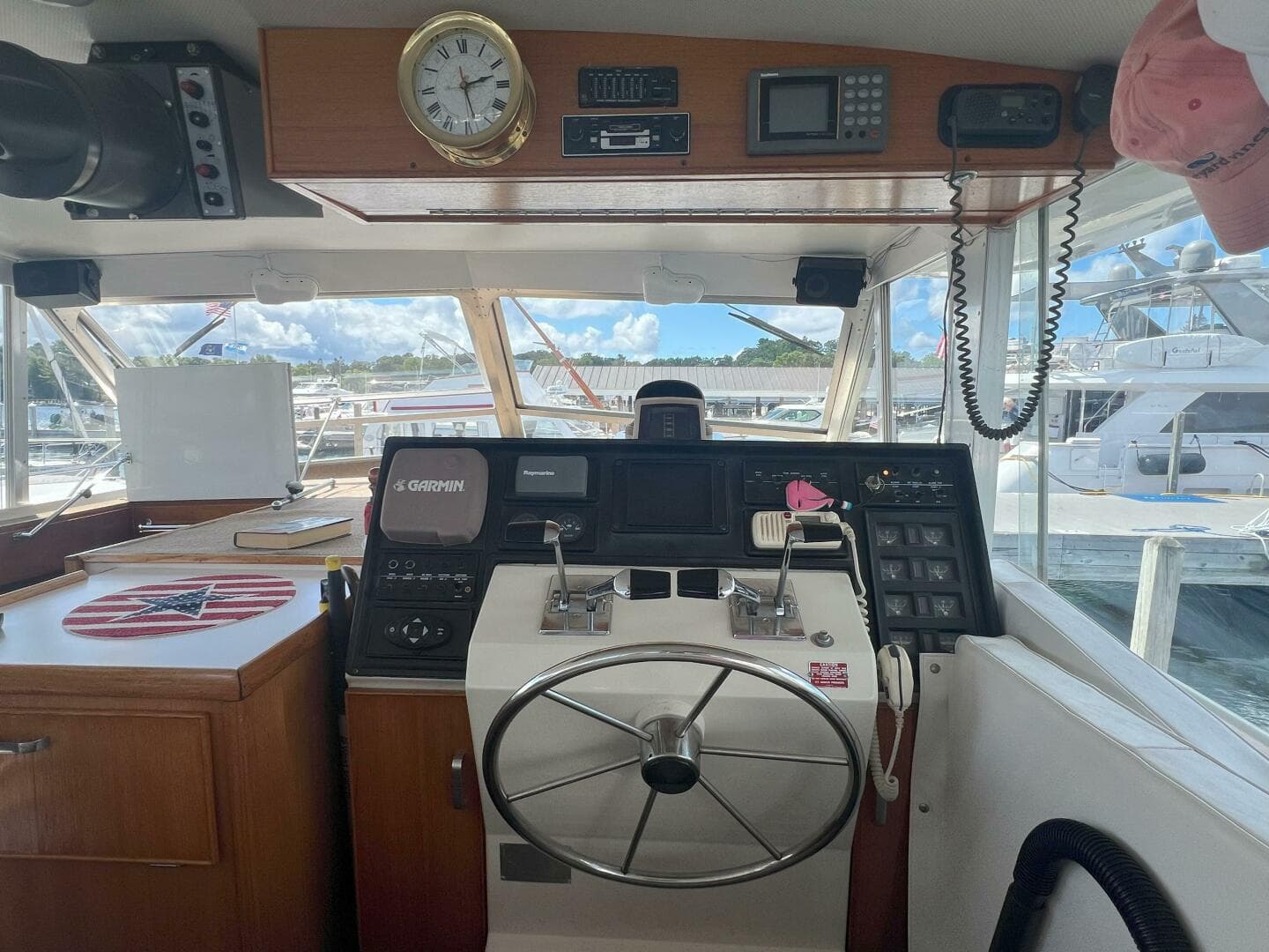 1978 Chris-Craft 410 — photo 17