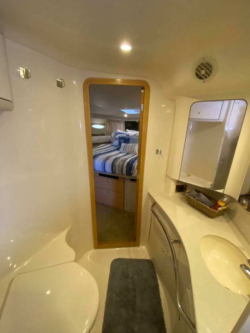 1998 Sea Ray 480 Sedan Bridge — photo 45