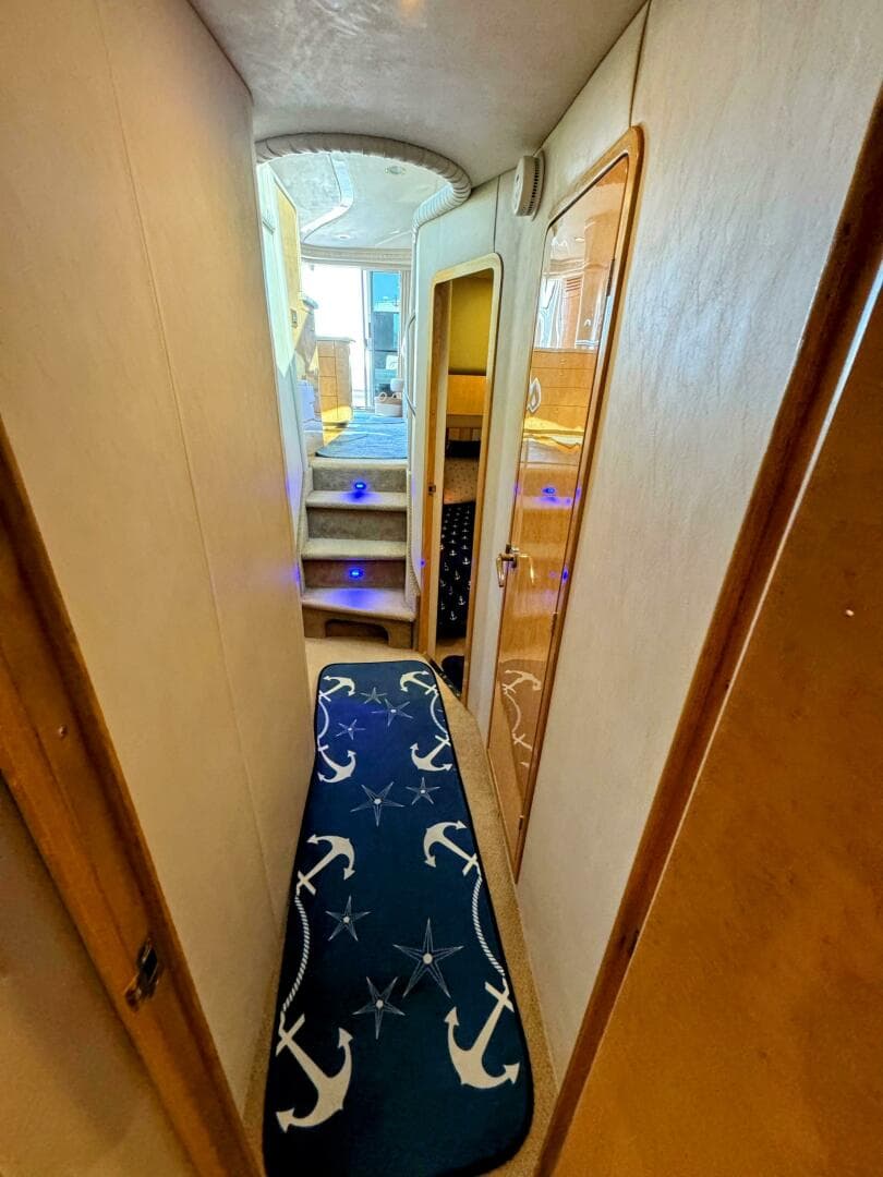 1998 Sea Ray 480 Sedan Bridge — photo 31