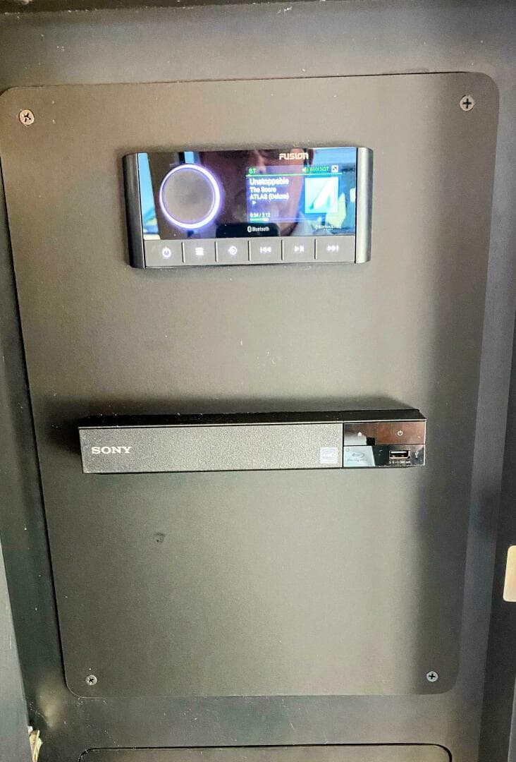 1998 Sea Ray 480 Sedan Bridge — photo 25