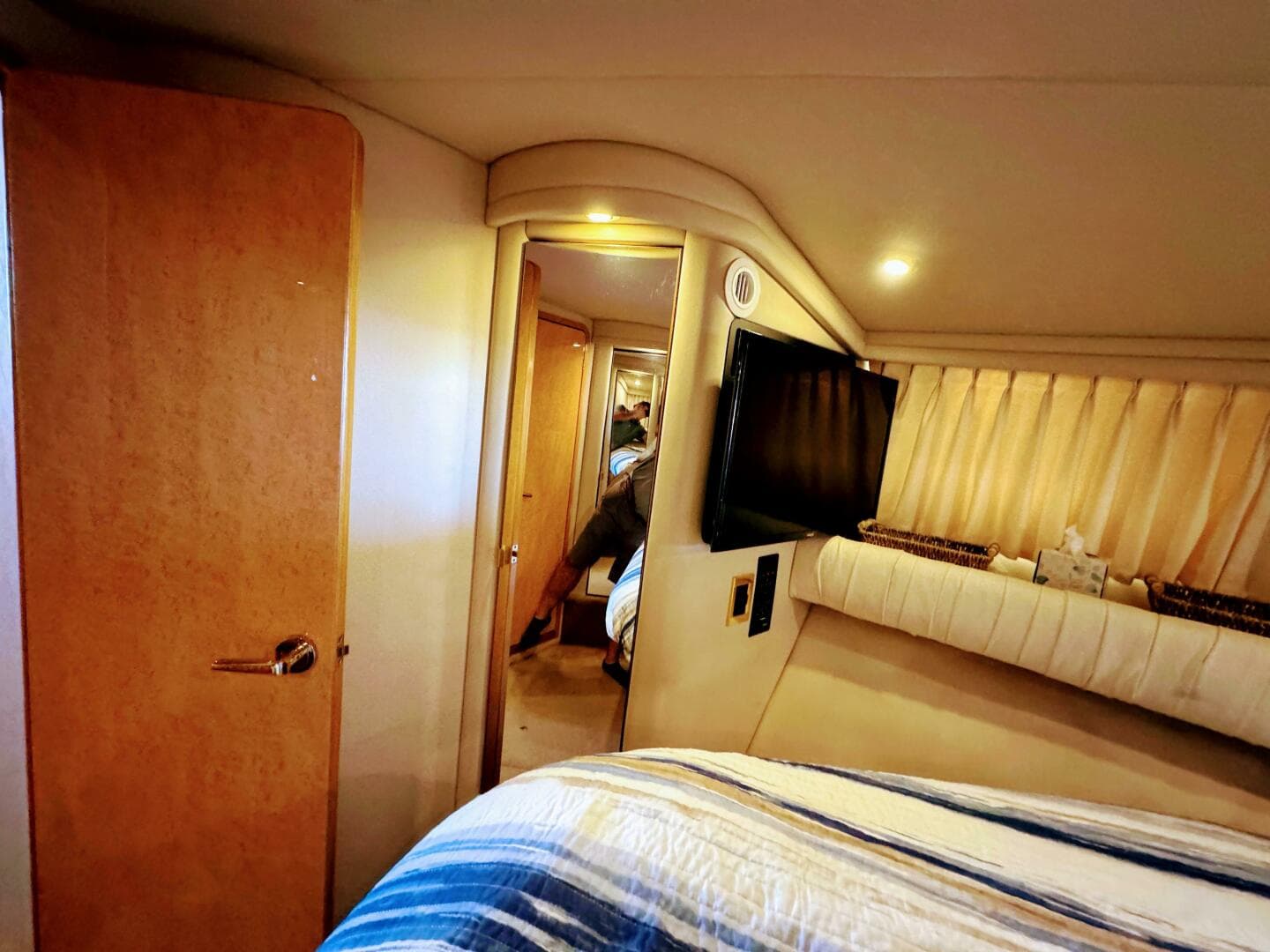 1998 Sea Ray 480 Sedan Bridge — photo 43