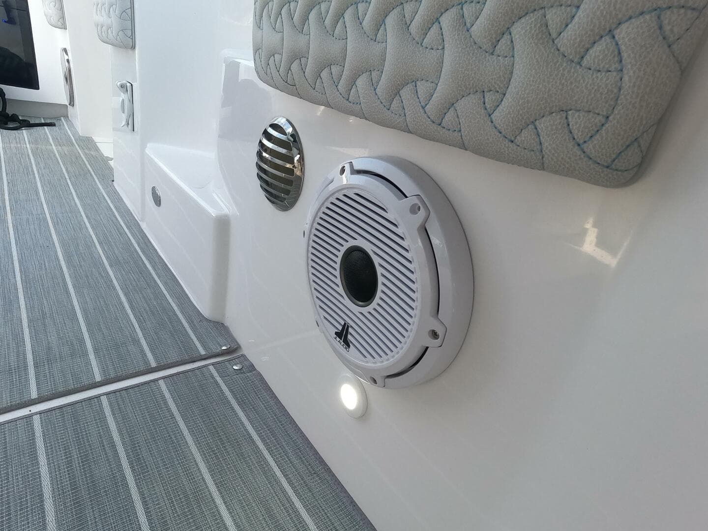 2021 Intrepid — photo 22