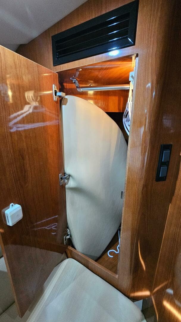 2007 Regal 3760 Commodore — photo 10