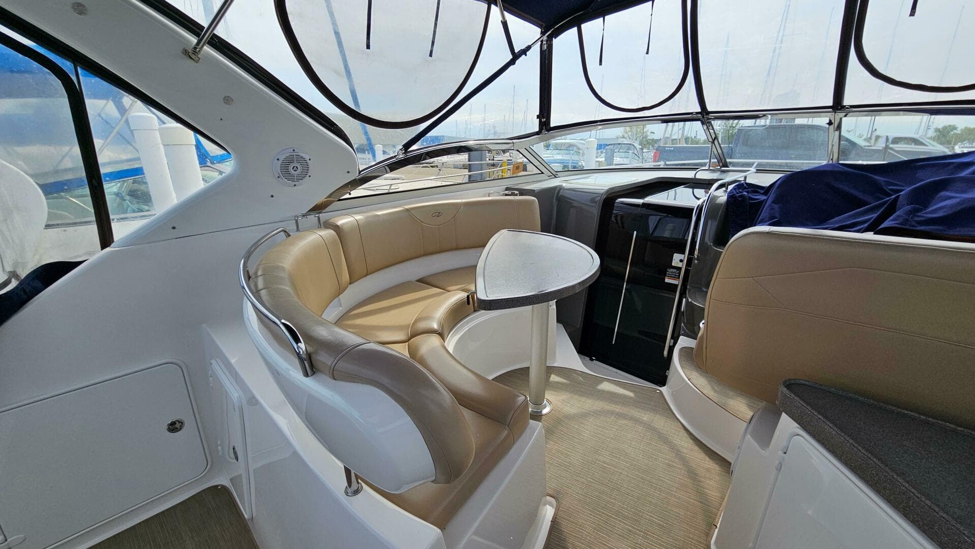 2007 Regal 3760 Commodore — photo 27