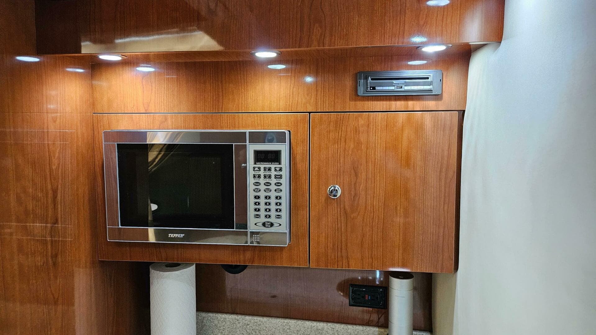 2007 Regal 3760 Commodore — photo 13