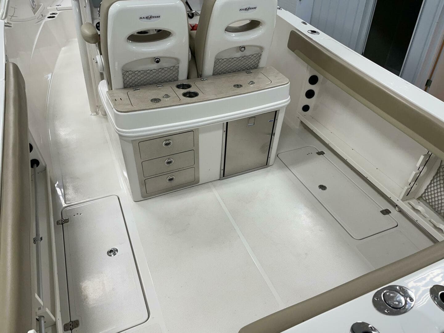 2017 Sailfish 290 Center Console — photo 2