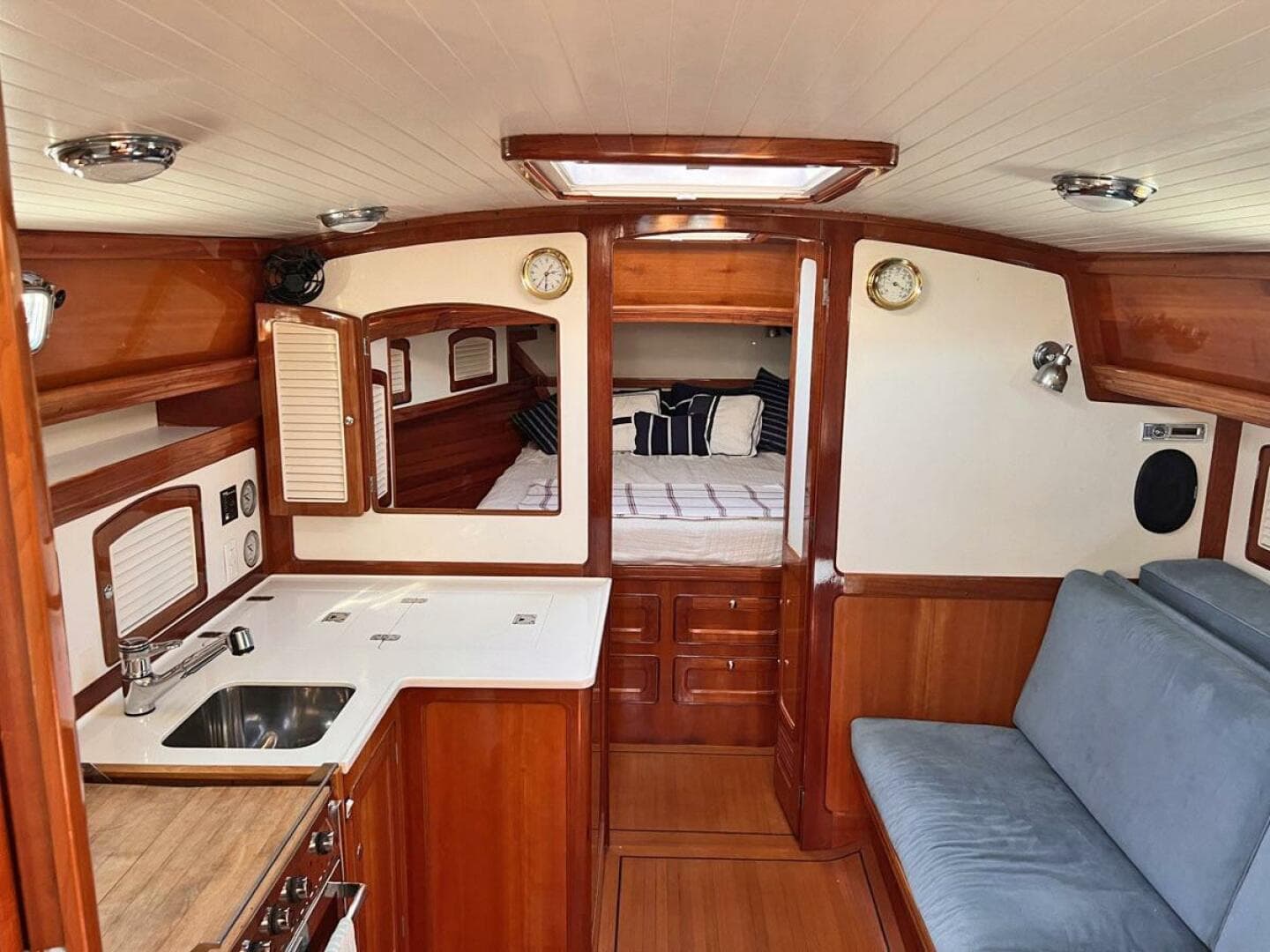 1999 Little Harbor 44 Whisperjet — photo 6