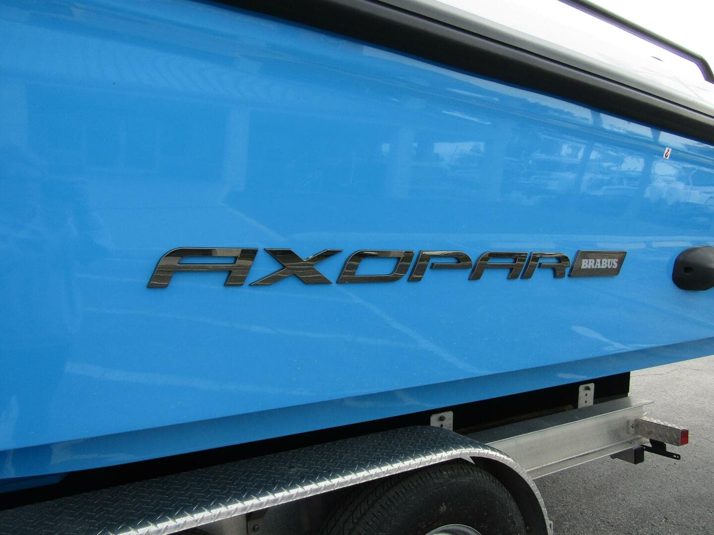 2024 Axopar 37 Sun Top — photo 9