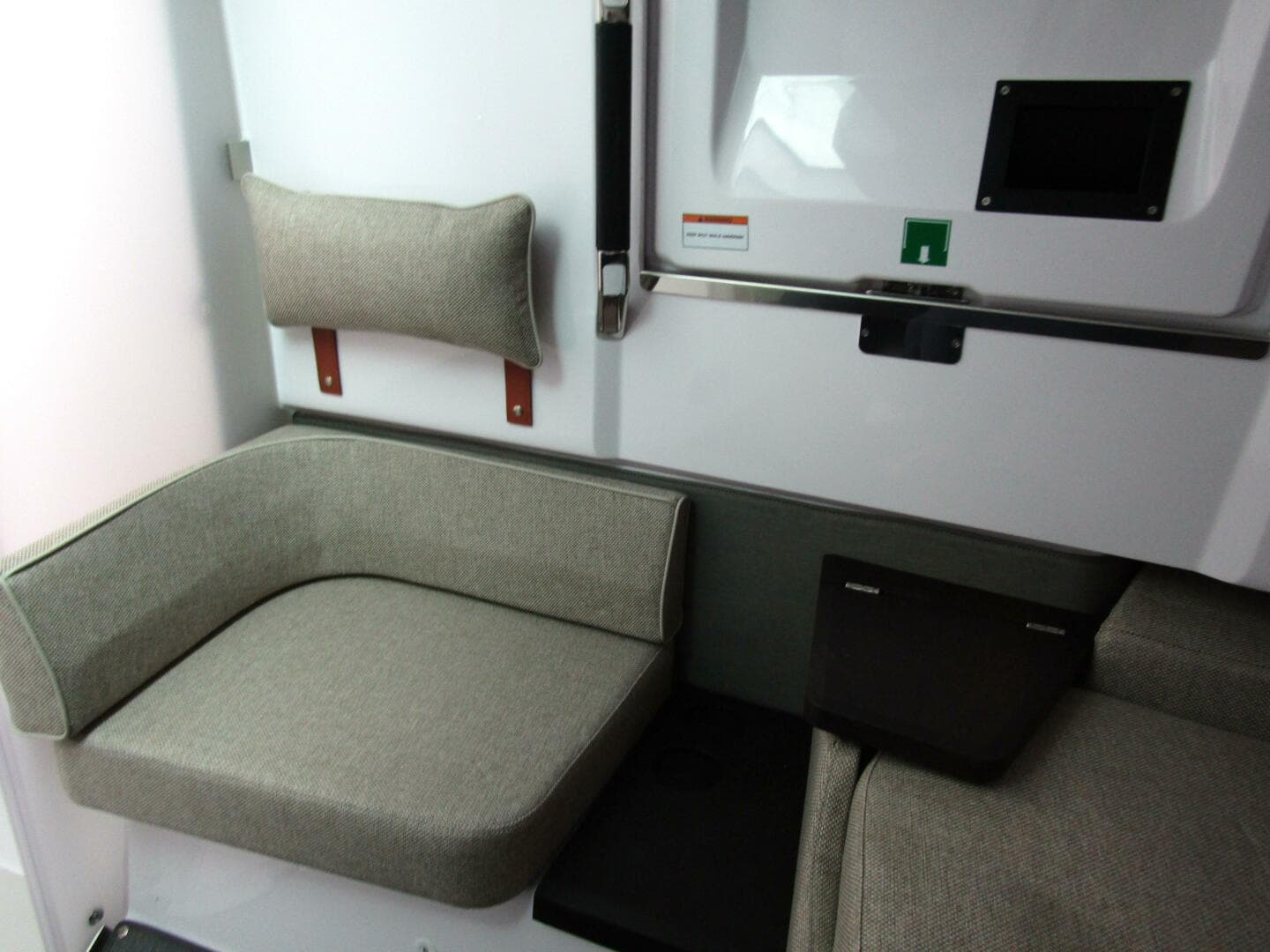 2024 Axopar 37 Sun Top — photo 30