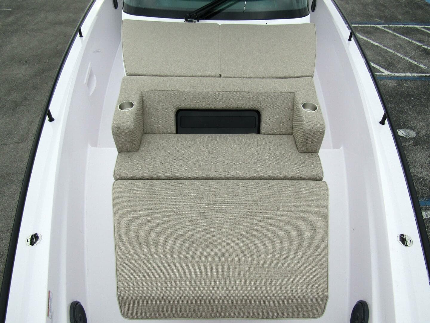 2024 Axopar 37 Sun Top — photo 13