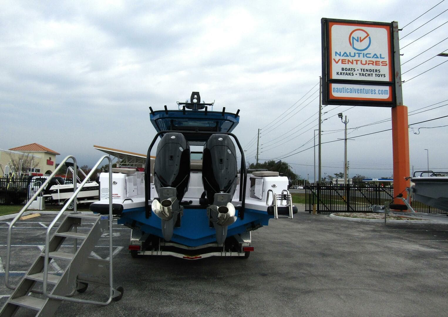 2024 Axopar 37 Sun Top — photo 6