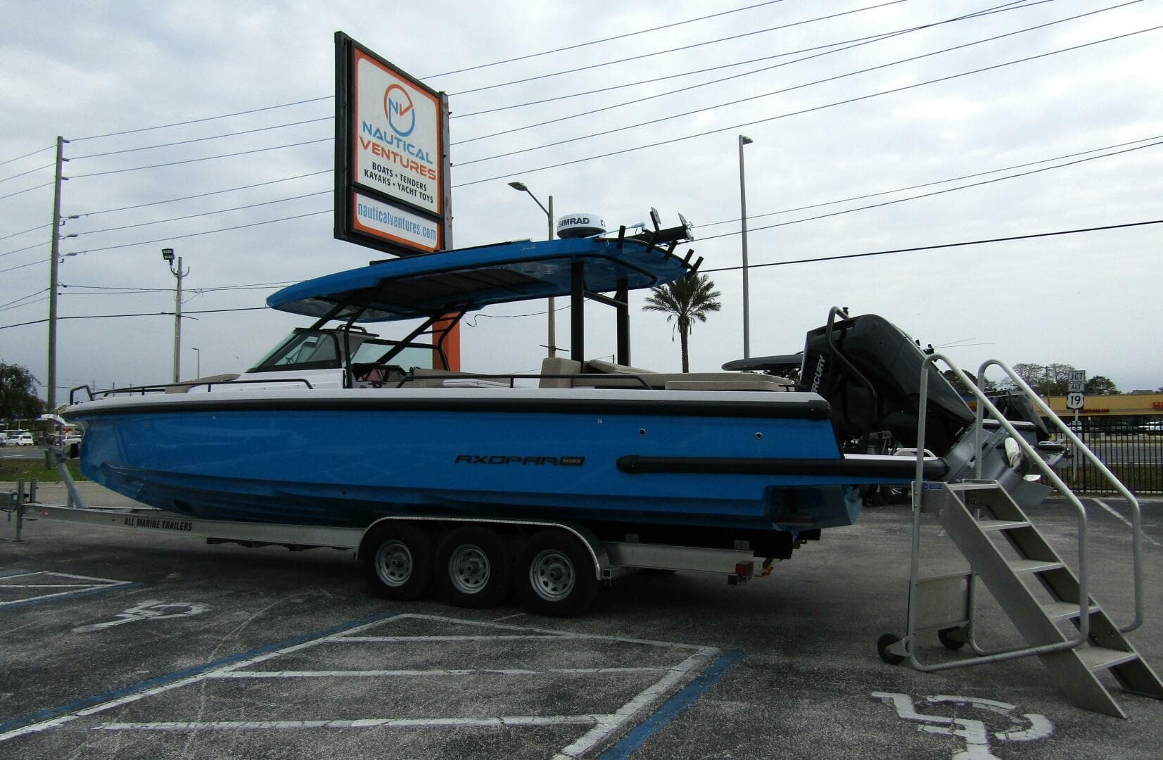 2024 Axopar 37 Sun Top — photo 5