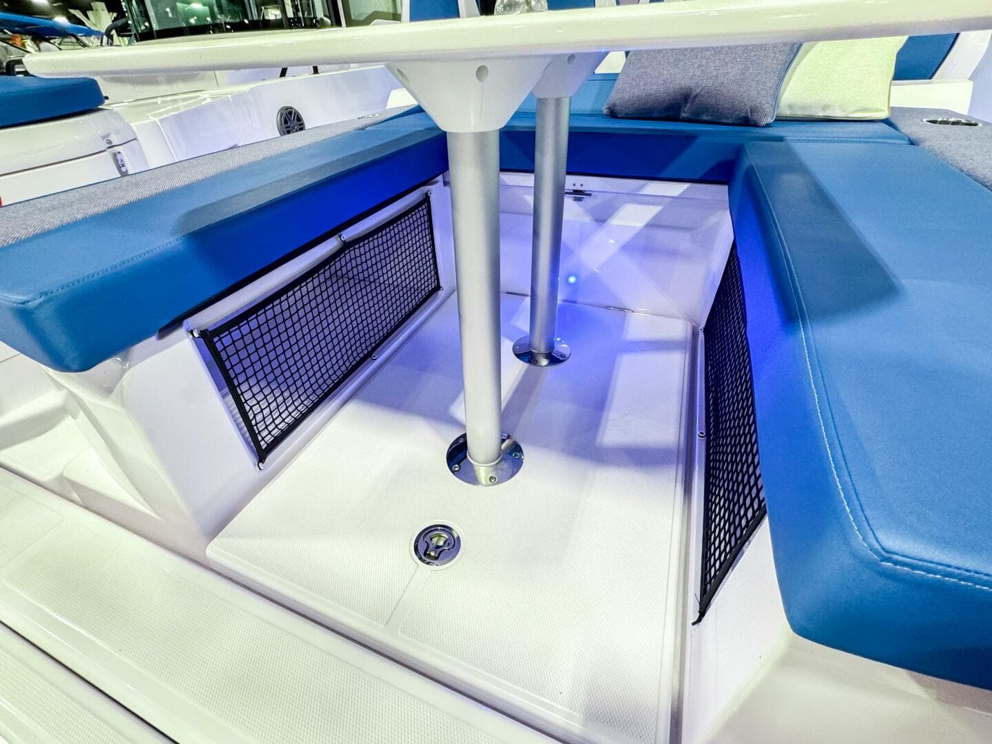 2025 Axopar 37 Sun Top Brabus Trim — photo 13