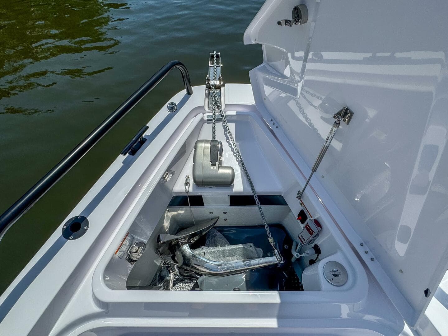 2025 Axopar 37 Sun Top Brabus Trim — photo 39