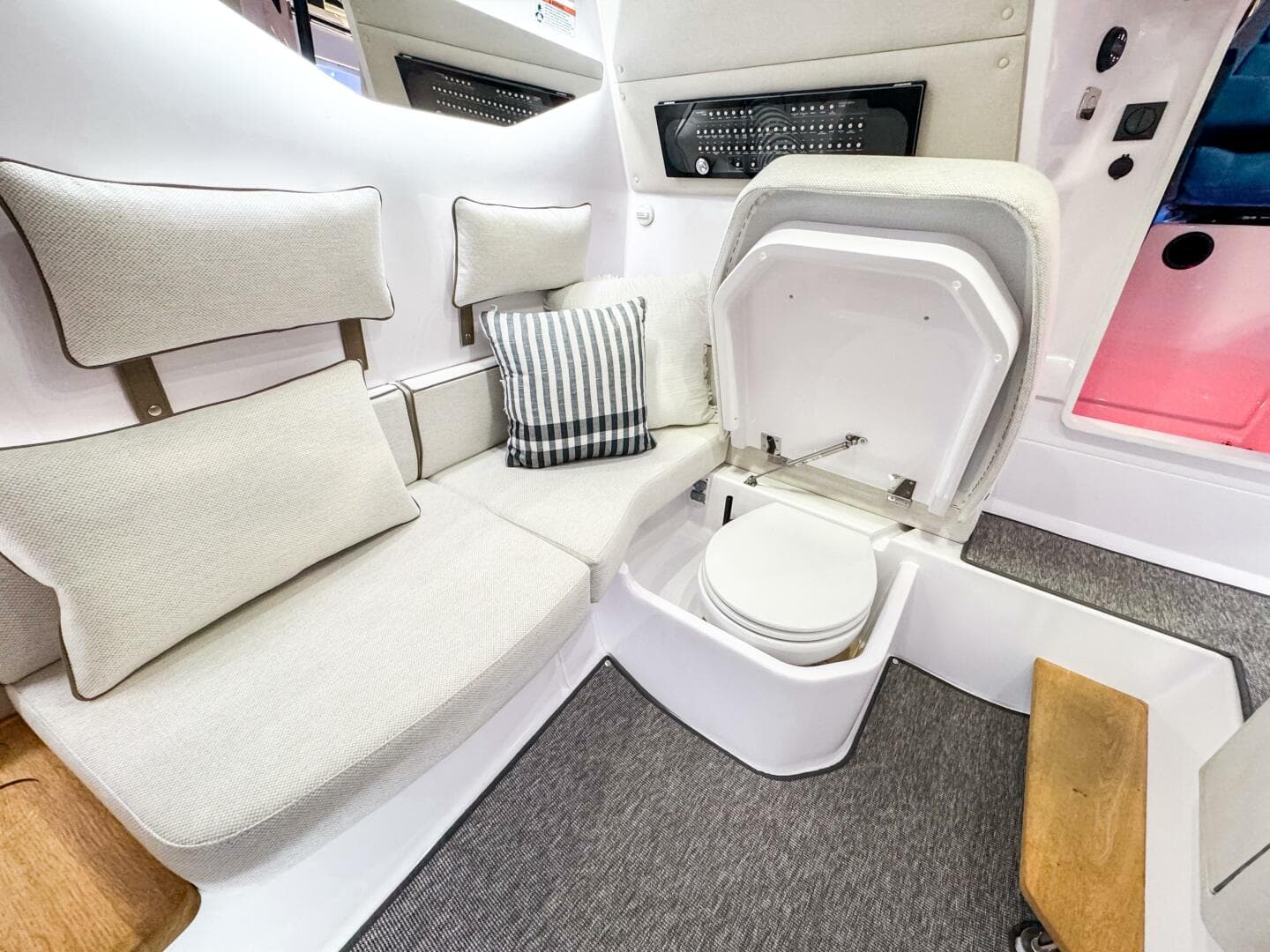 2025 Axopar 37 Sun Top Brabus Trim — photo 33