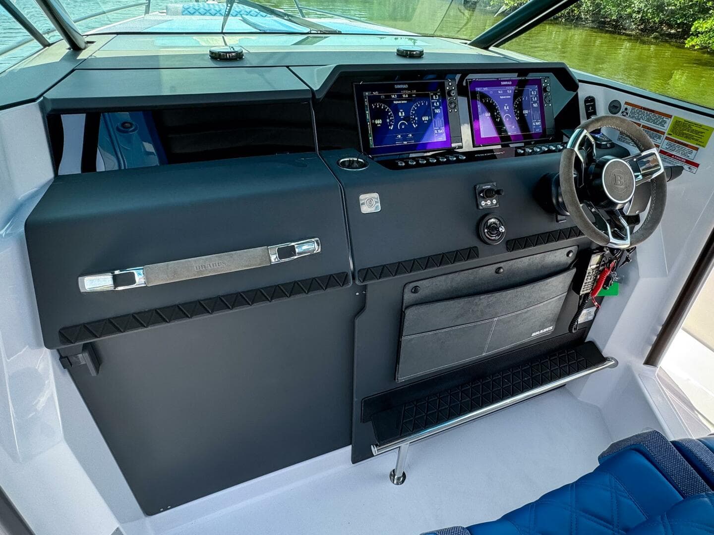 2025 Axopar 37 Sun Top Brabus Trim — photo 22