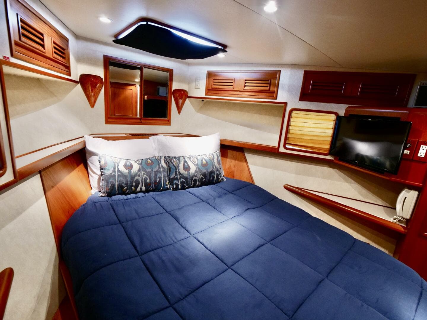 2000 Offshore Yachts 62 Pilothouse — photo 19