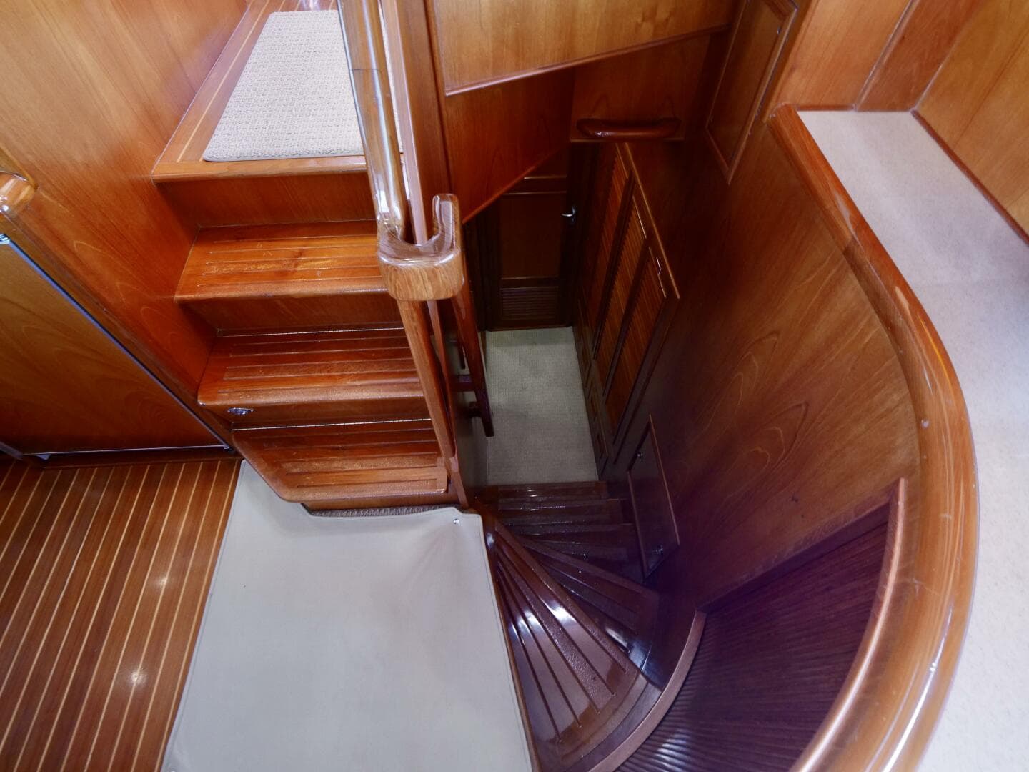 2000 Offshore Yachts 62 Pilothouse — photo 10