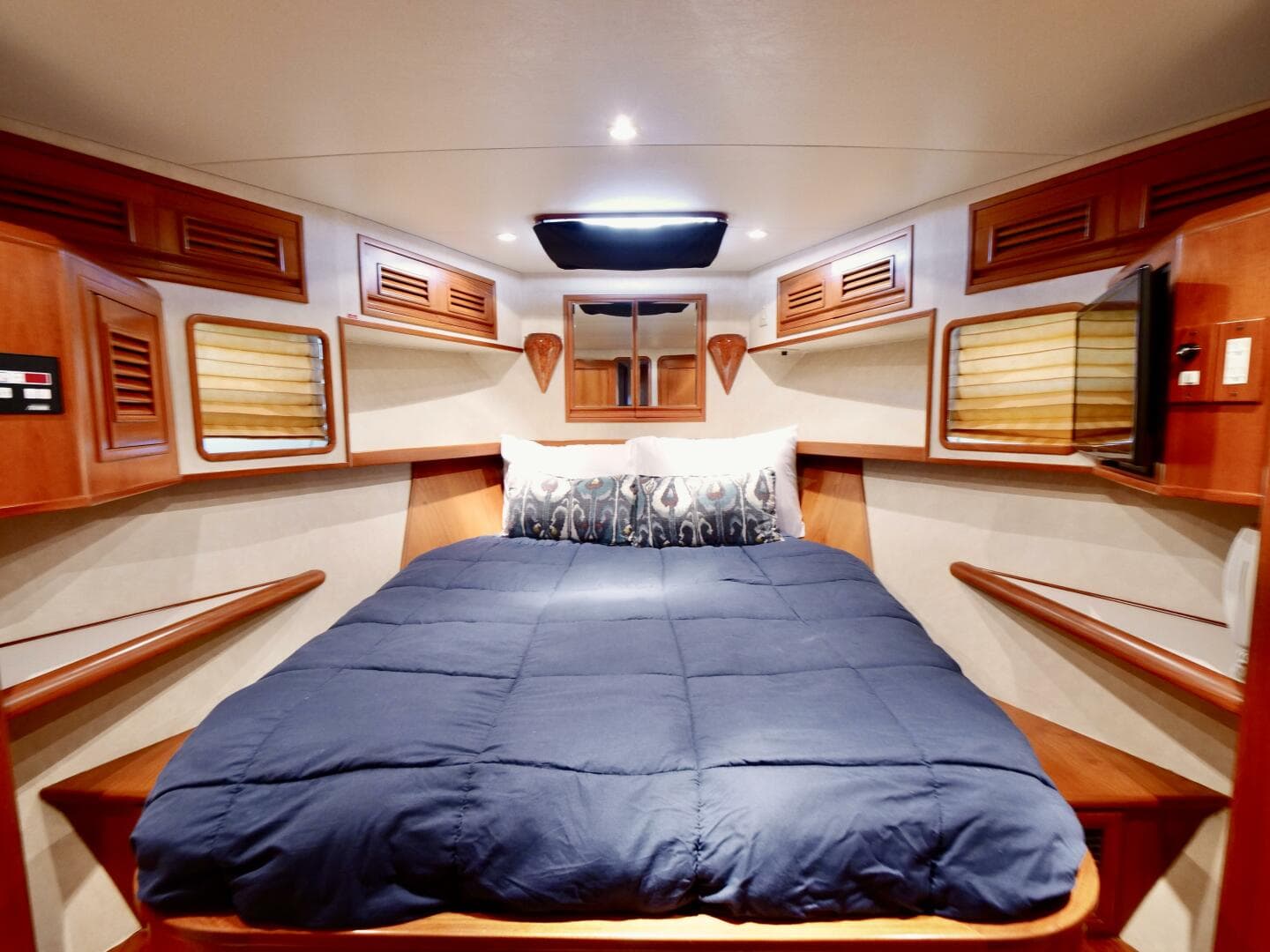 2000 Offshore Yachts 62 Pilothouse — photo 3