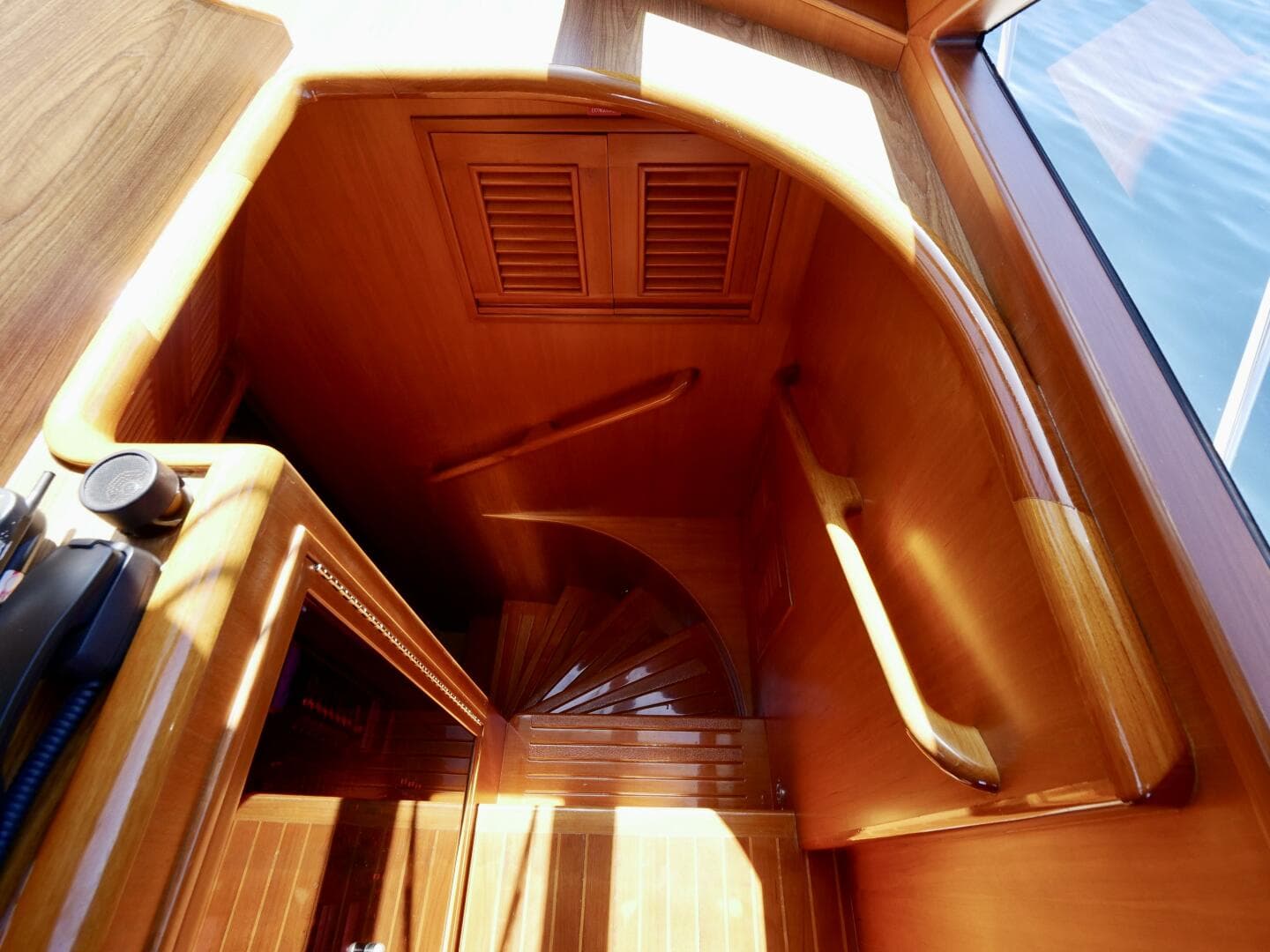 2000 Offshore Yachts 62 Pilothouse — photo 40