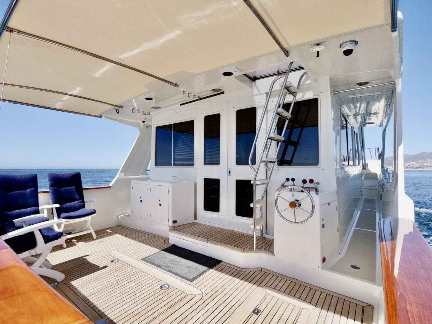 2000 Offshore Yachts 62 Pilothouse — photo 6