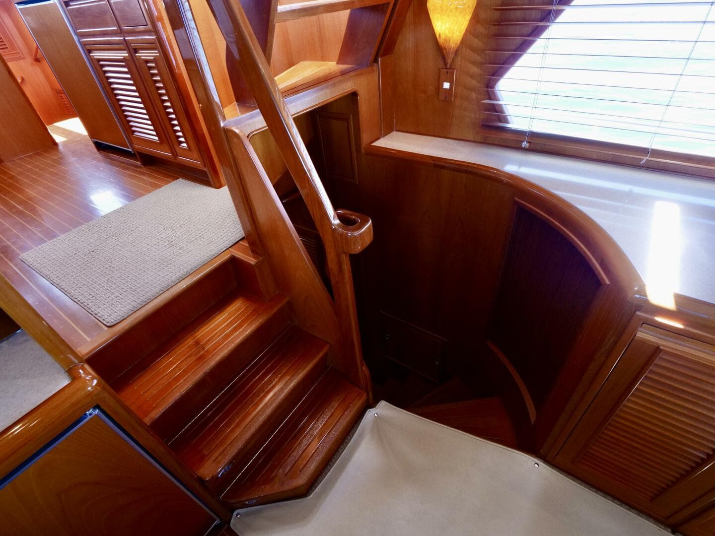 2000 Offshore Yachts 62 Pilothouse — photo 11