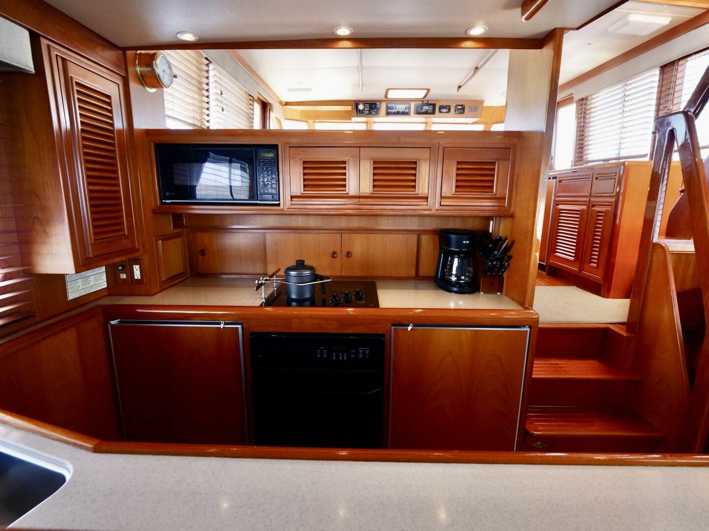 2000 Offshore Yachts 62 Pilothouse — photo 7