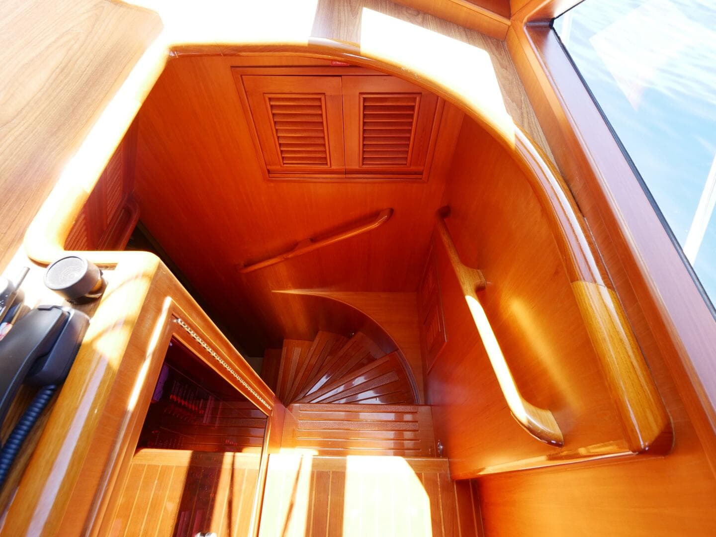 2000 Offshore Yachts 62 Pilothouse — photo 15