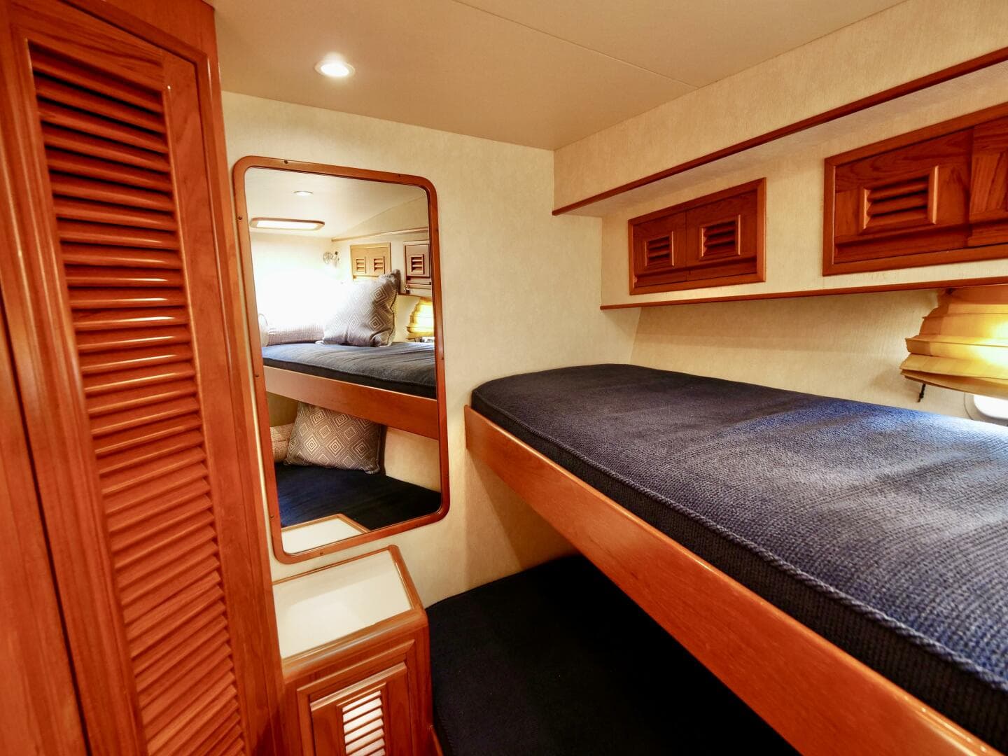 2000 Offshore Yachts 62 Pilothouse — photo 25