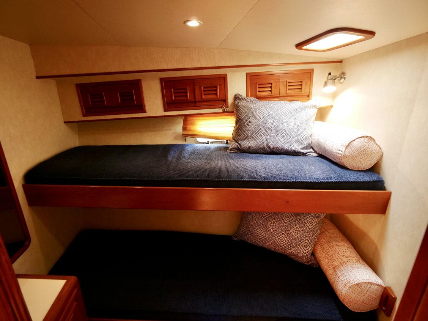 2000 Offshore Yachts 62 Pilothouse — photo 24