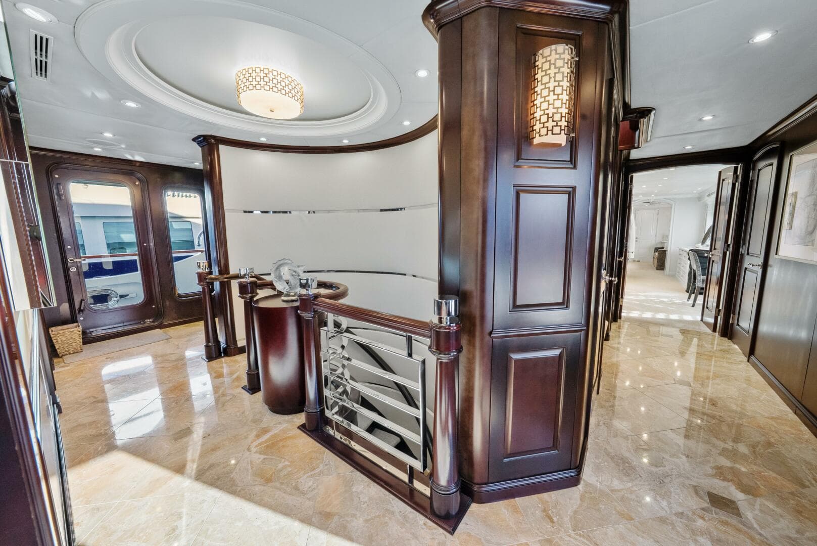 2005 Trinity Yachts Tri-Deck — photo 8