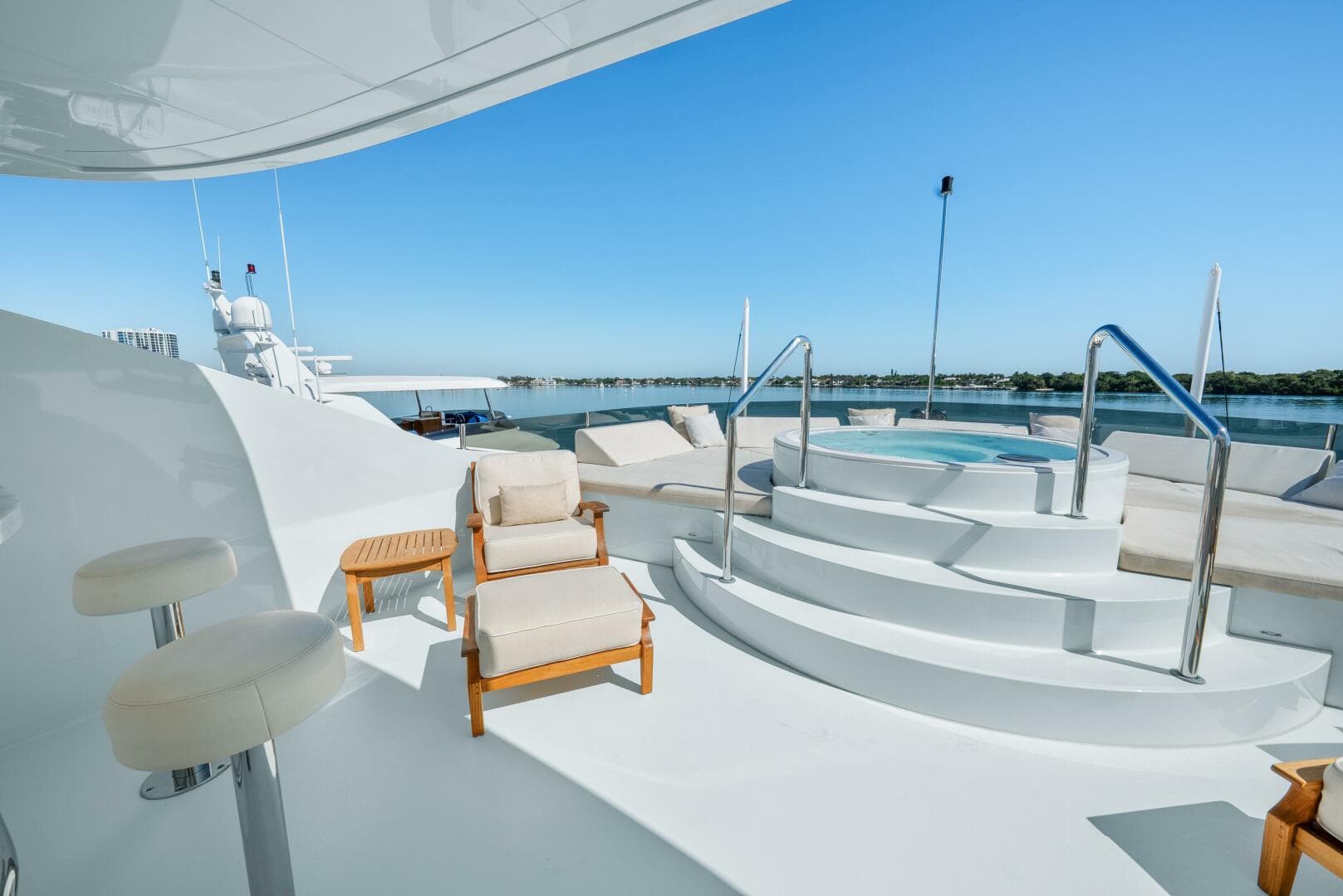 2005 Trinity Yachts Tri-Deck — photo 52