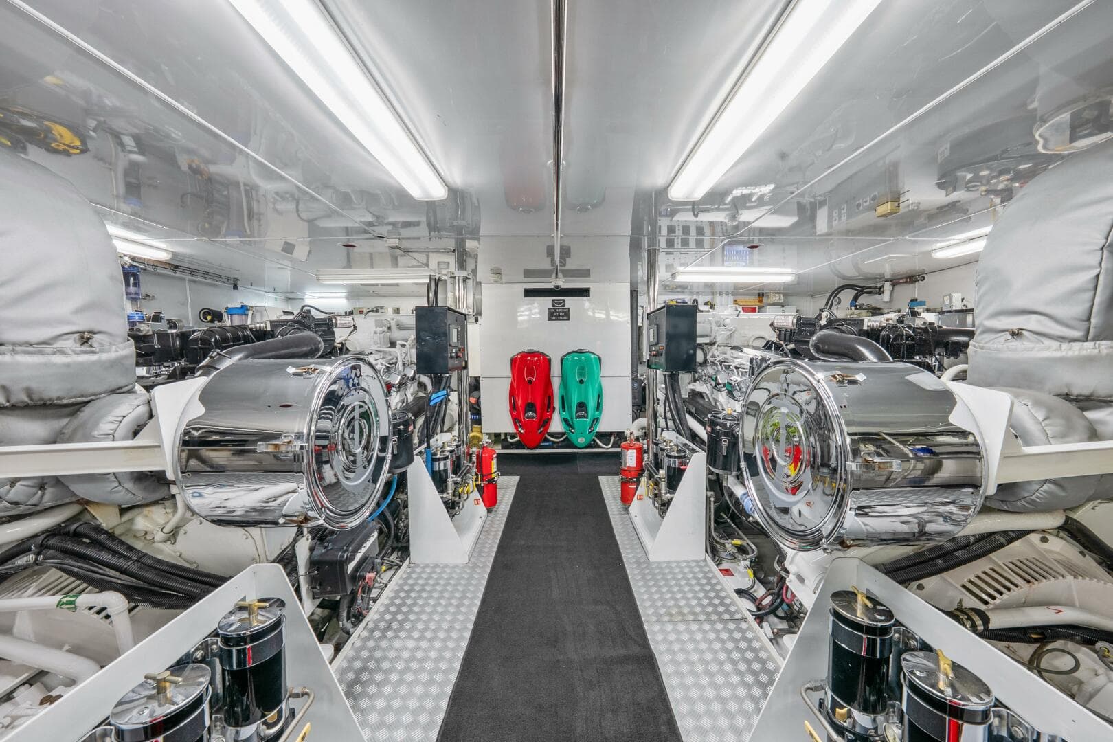 2005 Trinity Yachts Tri-Deck — photo 65