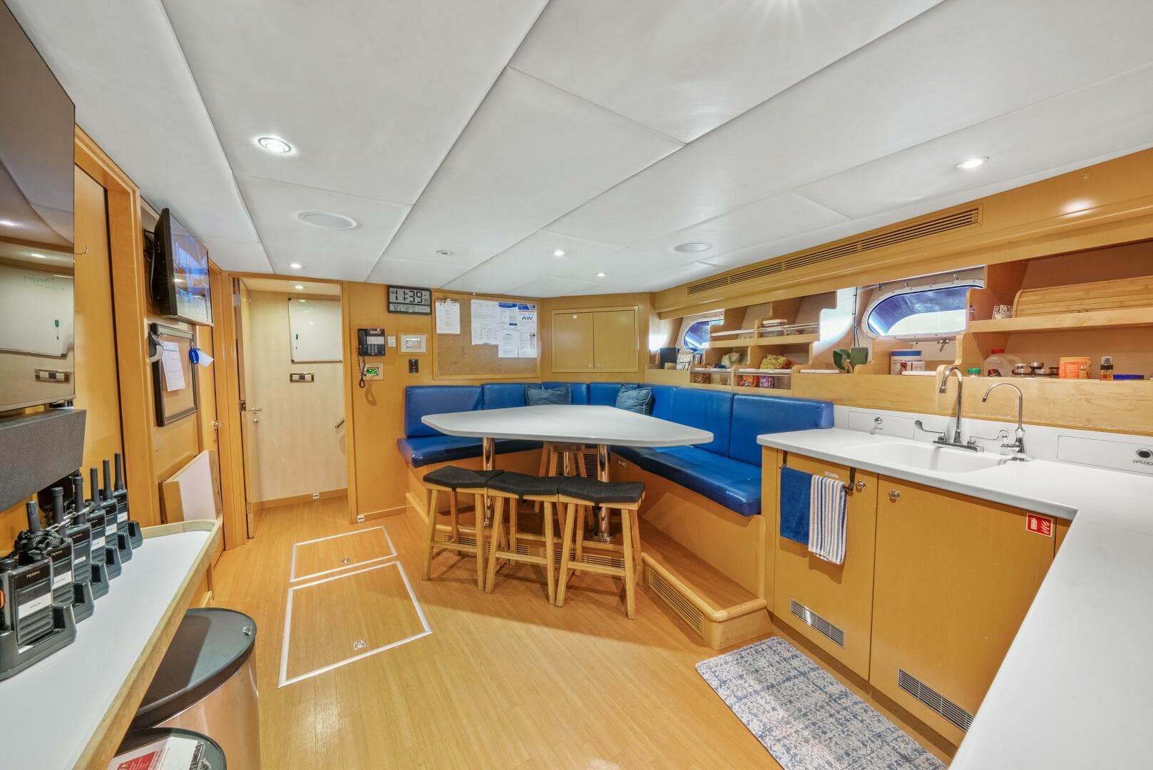 2005 Trinity Yachts Tri-Deck — photo 61