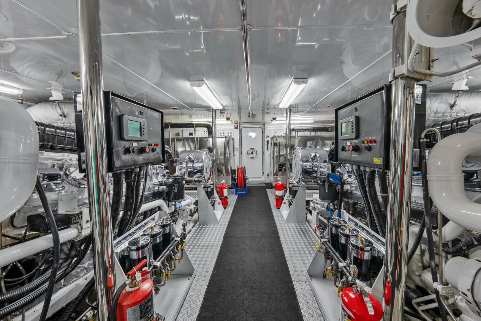 2005 Trinity Yachts Tri-Deck — photo 68