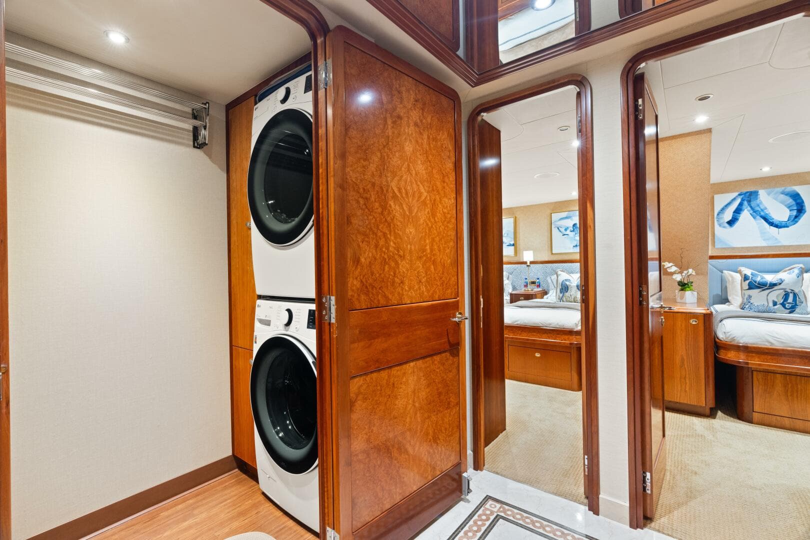 2004 Westport 130 Tri-Deck — photo 28