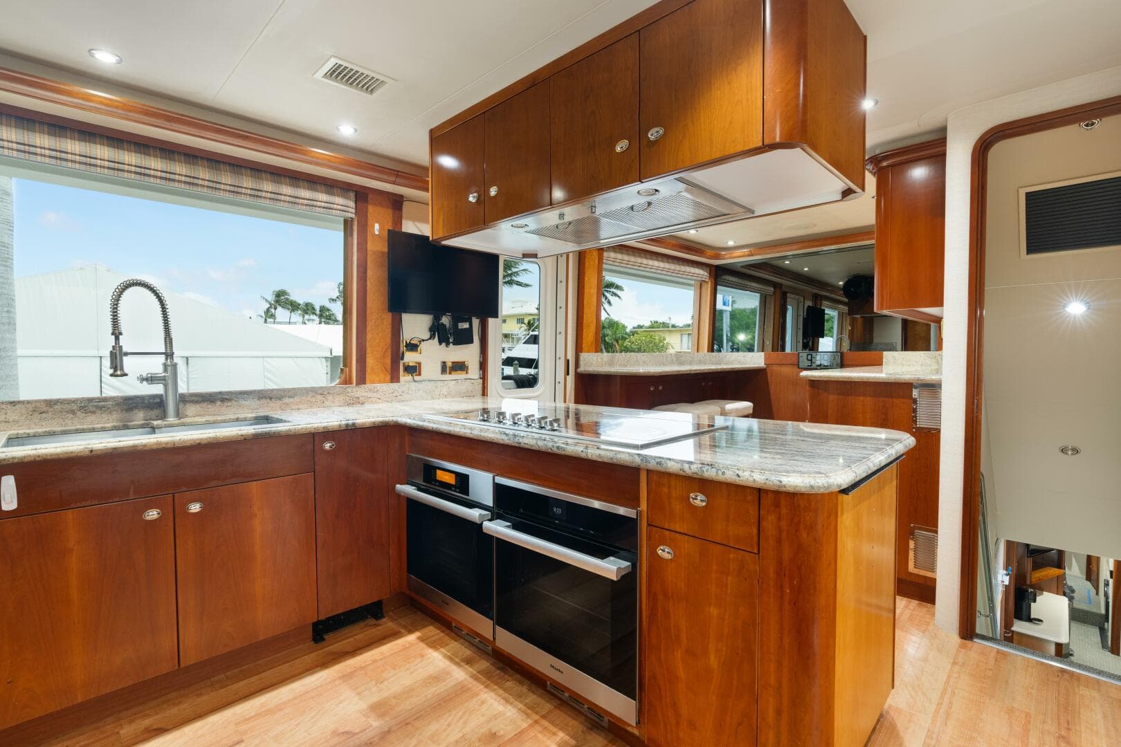 2004 Westport 130 Tri-Deck — photo 14