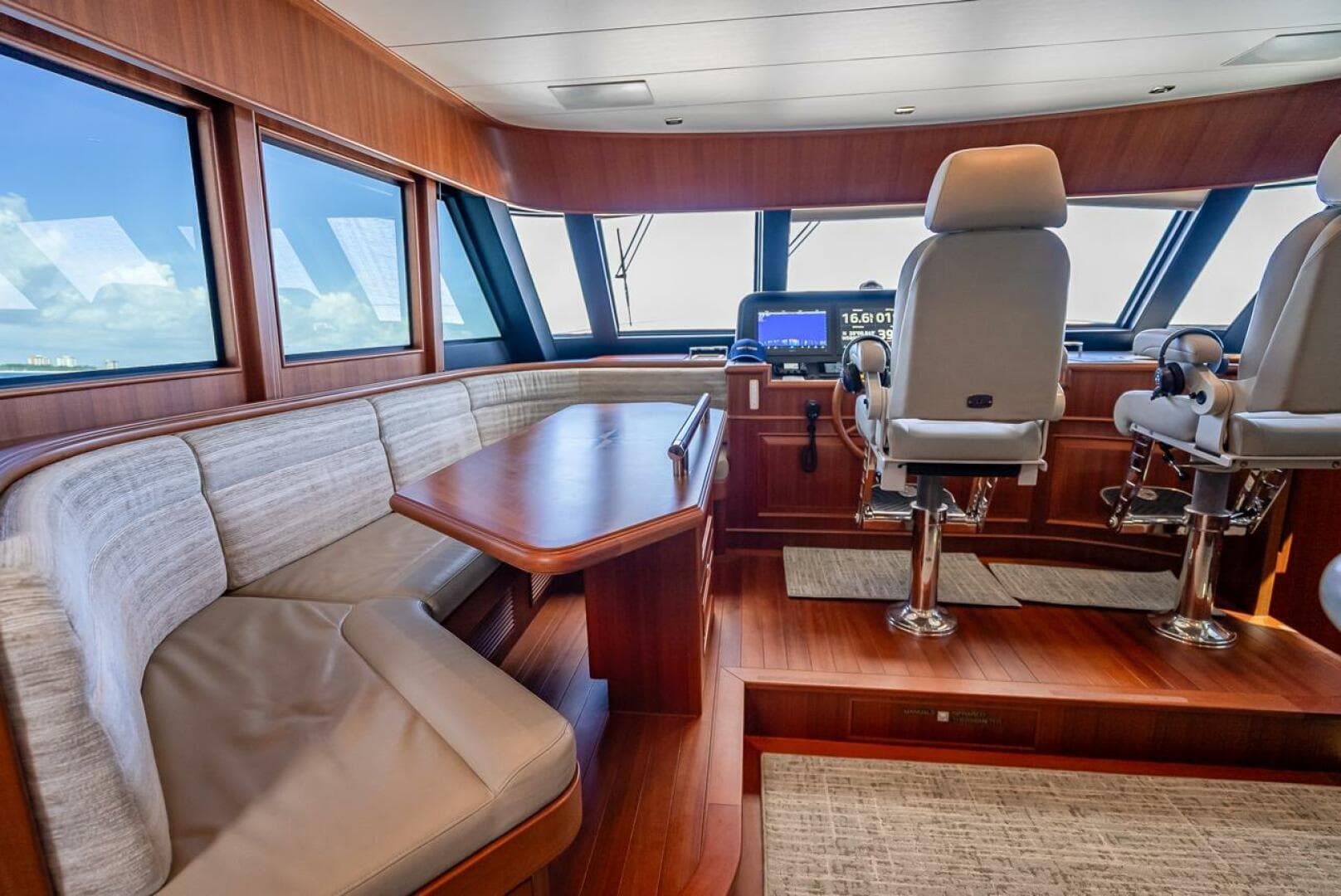 2022 Hampton 658L Endurance — photo 17