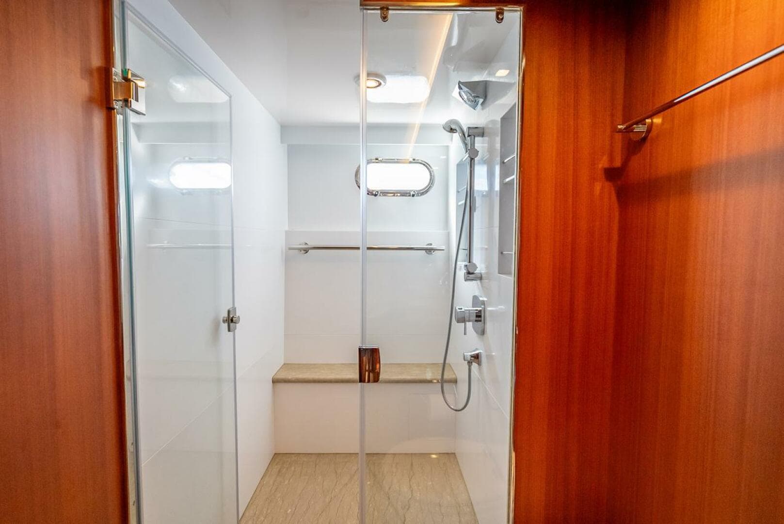 2022 Hampton 658L Endurance — photo 26