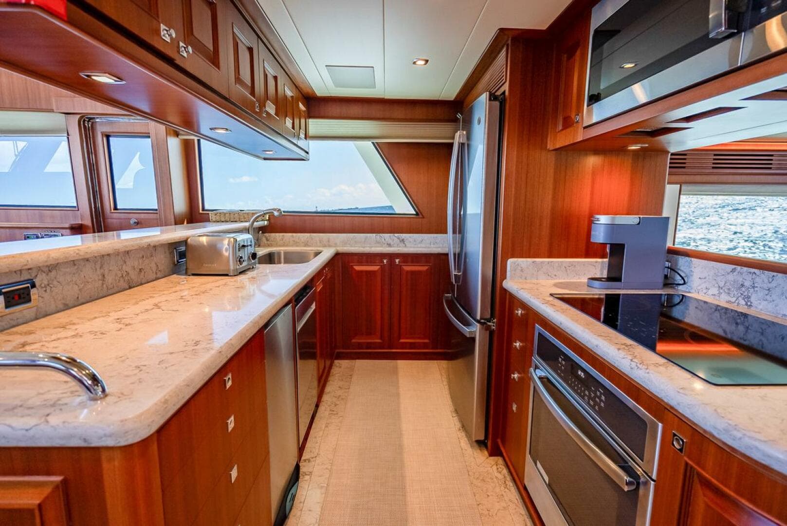 2022 Hampton 658L Endurance — photo 15