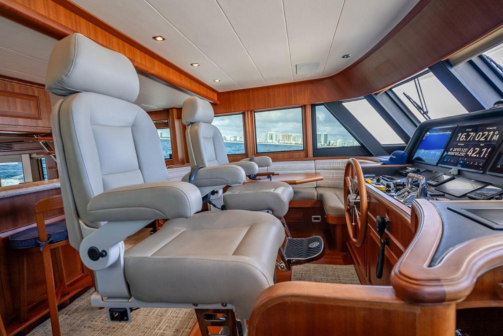 2022 Hampton 658L Endurance — photo 18