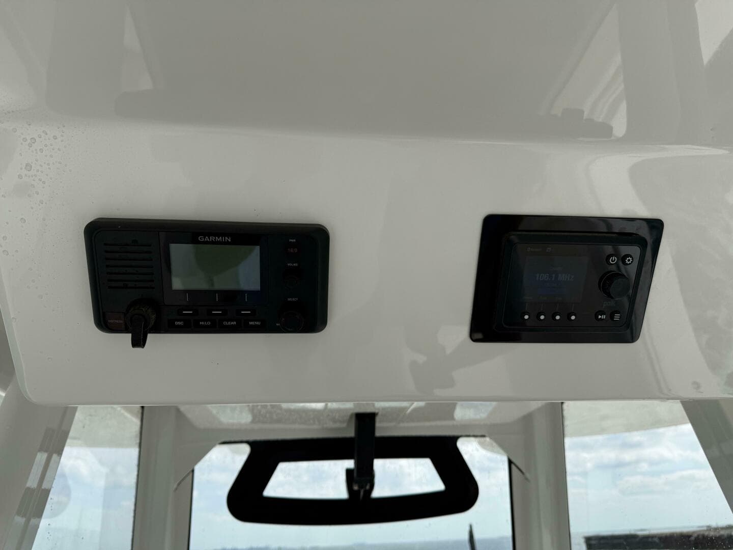 2020 Regulator 31 FS With Mezz — photo 21