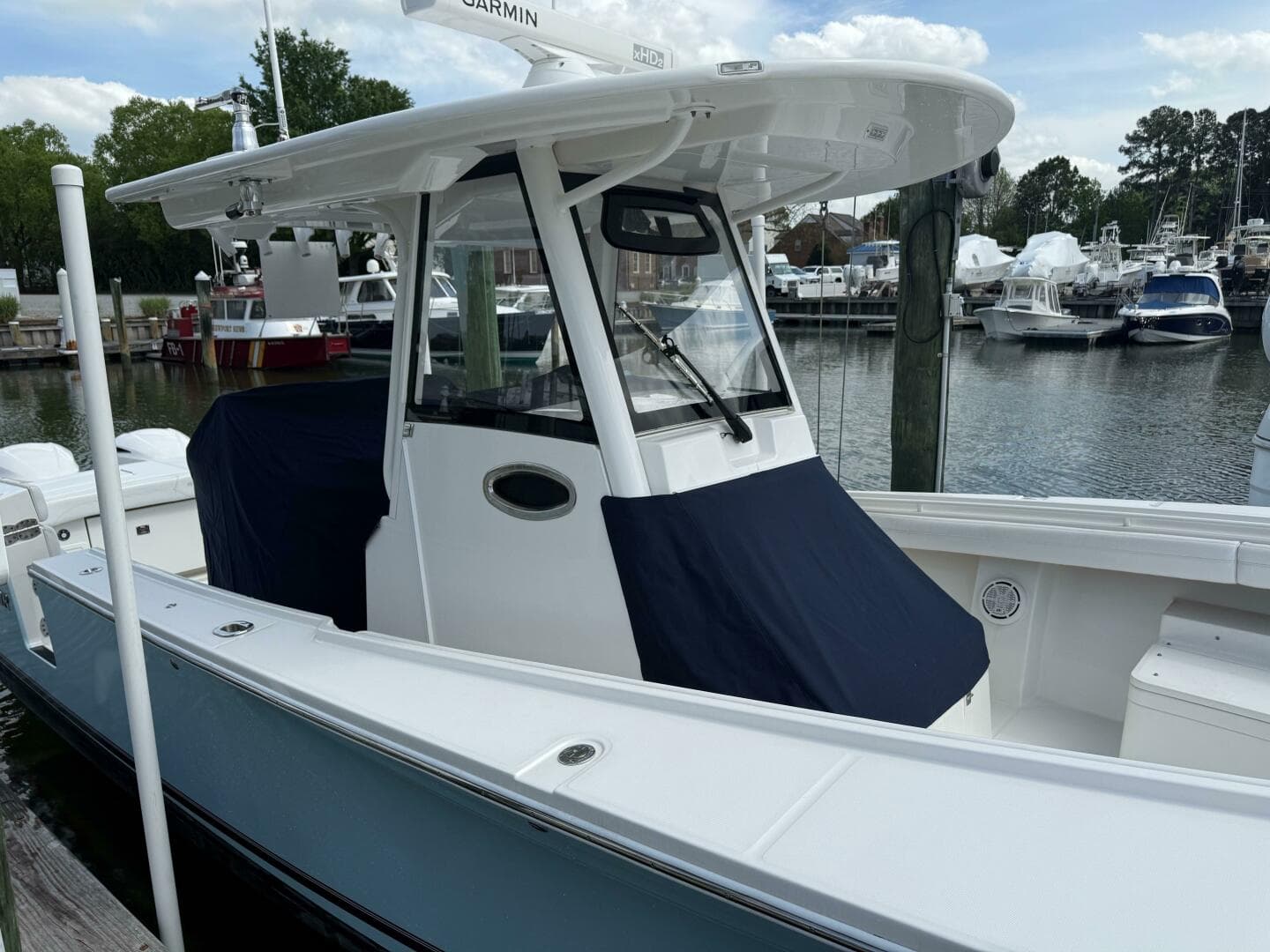 2020 Regulator 31 FS With Mezz — photo 8