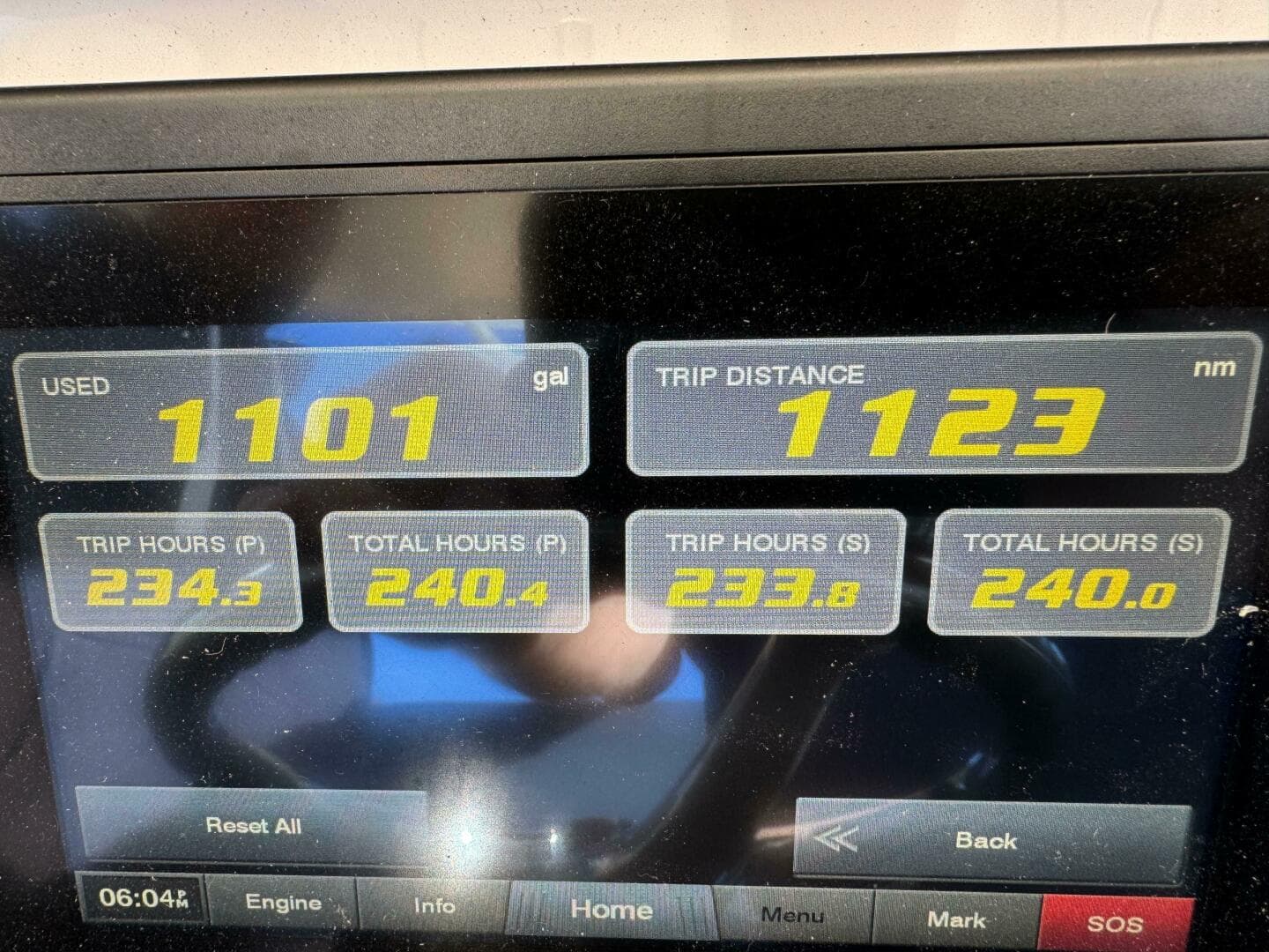 2020 Regulator 31 FS With Mezz — photo 13