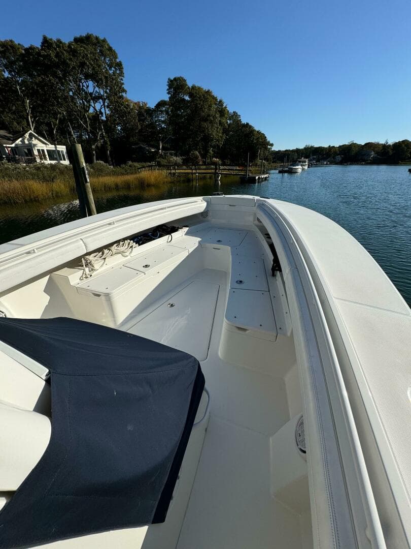 2020 Regulator 31 FS With Mezz — photo 15