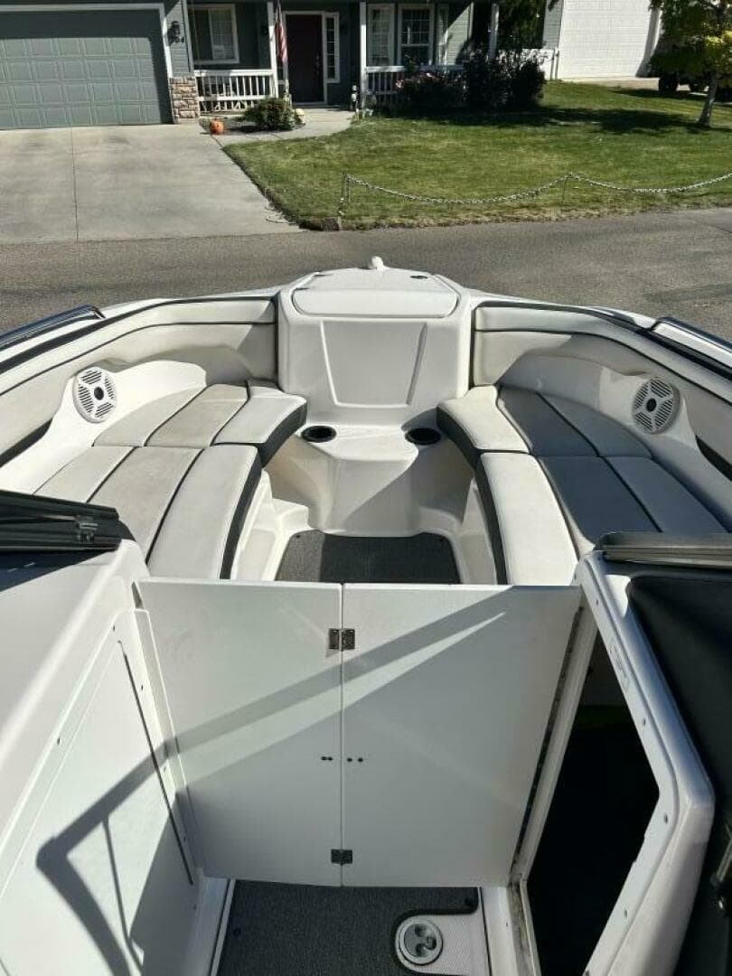 2019 Yamaha Boats Ar 210 — photo 14