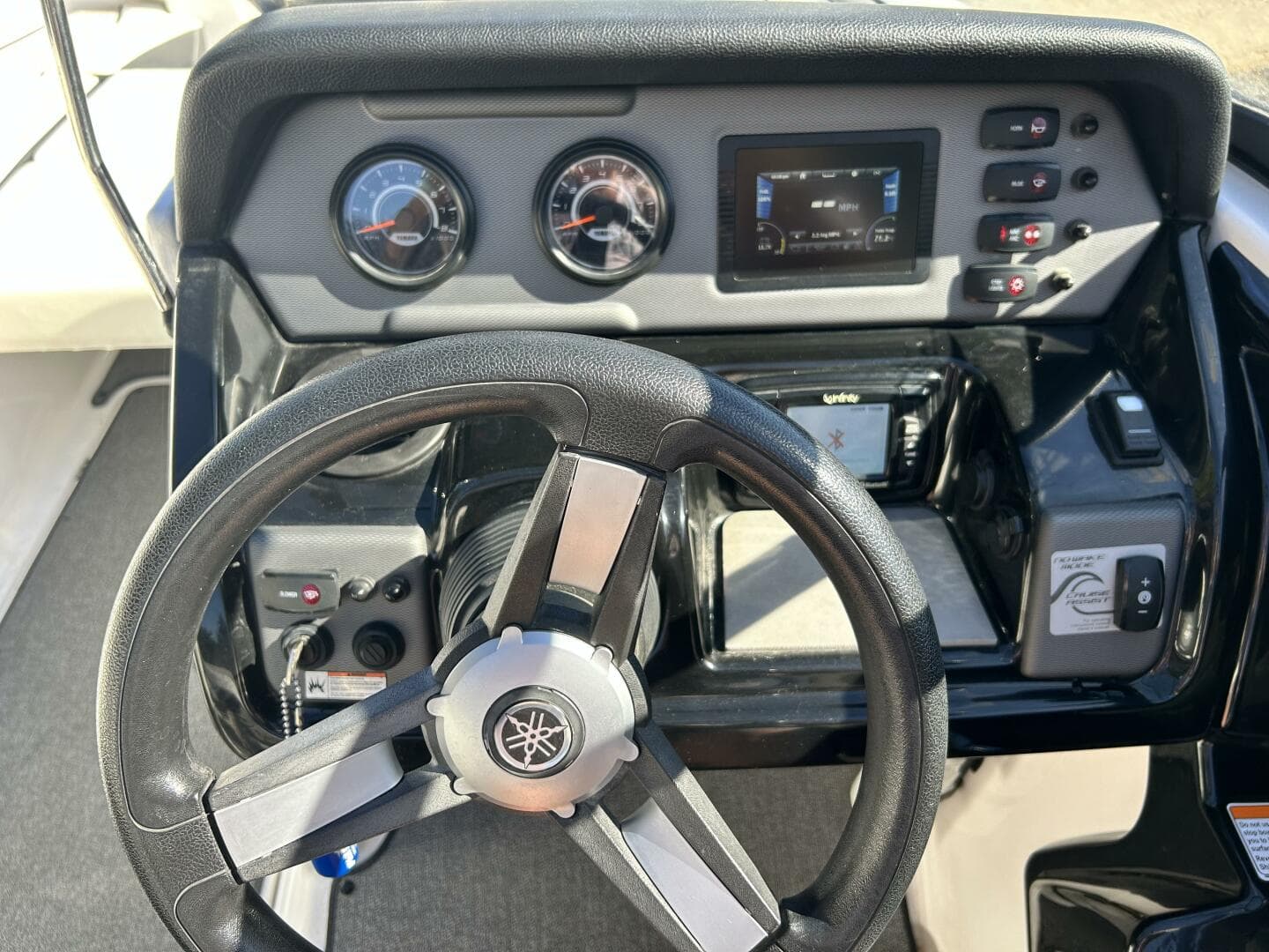 2019 Yamaha Boats Ar 210 — photo 6