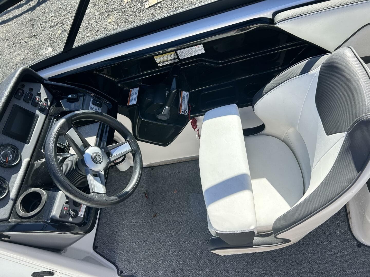 2019 Yamaha Boats Ar 210 — photo 8